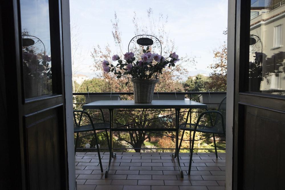 Hotel Primavera Дезенцано-дель-Гарда Экстерьер фото
